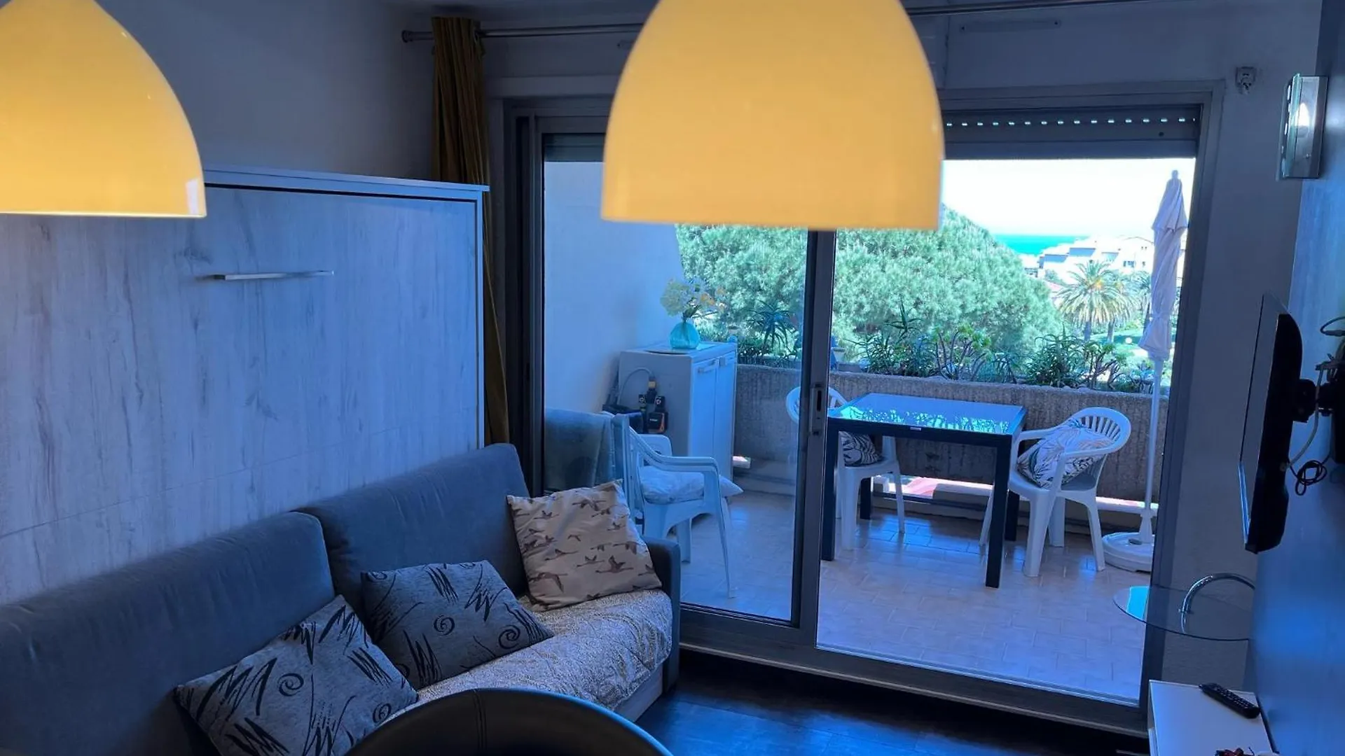 Apartment Antibes Secured Parc Velusine With Private Parking, Terrace, Pools And Tennis Courts.
